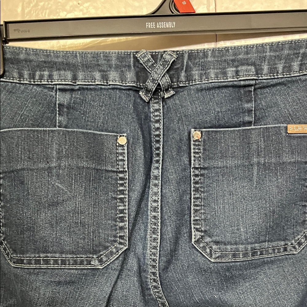 Jennifer Lopez Dark Blue Denim size 8. Inseam 32”. - Picture 4 of 9